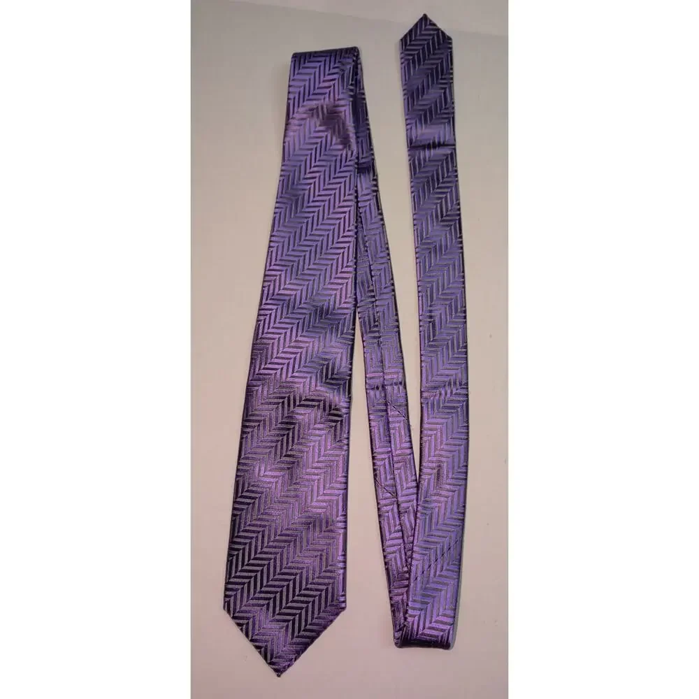 NWT Ermenegildo Zegna Italian Silk Necktie Purple Gray Chevron Herringbone 58